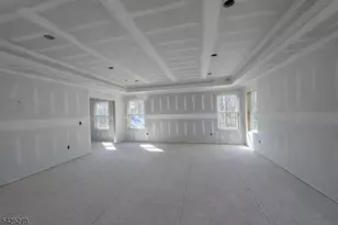 8 Chamberlain Ln, Mount Olive, NJ 07828 - Photo 6
