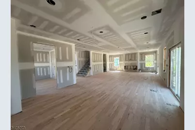 8 Chamberlain Ln, Mount Olive, NJ 07828 - Photo 4