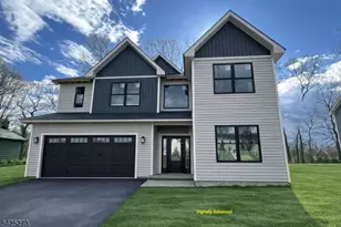 8 Chamberlain Ln, Mount Olive, NJ 07828 - Photo 2