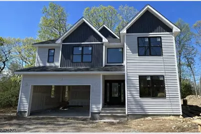 8 Chamberlain Ln, Mount Olive, NJ 07828 - Photo 1