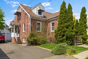 35 Melbourne Ct, Woodbridge Township, NJ 07095 - Photo 1