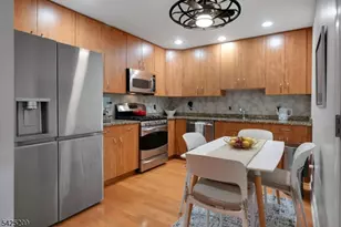 48 S Park St, Montclair Twp., NJ 07042 - Photo 10