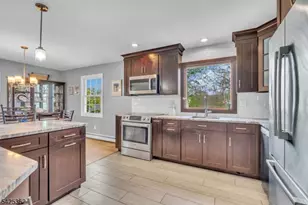 102 Hillcrest Dr, Wayne, NJ 07470 - Photo 2
