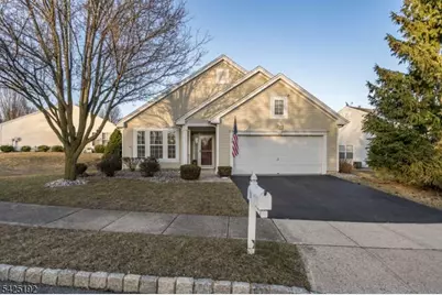 29 Victoria Dr, White Township, NJ 07823 - Photo 1