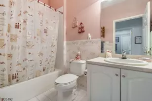 29 Victoria Dr, White Township, NJ 07823 - Photo 8