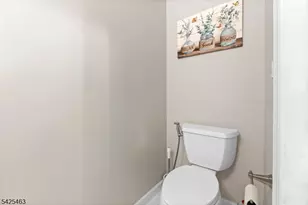 40 Four Oaks Rd, Bedminster Township, NJ 07921 - Photo 26