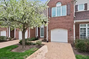 28 Schmidt Cir, Watchung, NJ 07069 - Photo 2