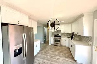 35 Fiat Ave, Woodbridge Township, NJ 08830 - Photo 4