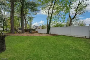 369 Chestnut St, Long Hill Township, NJ 07980 - Photo 34