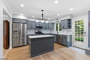 87 Hampshire Dr, Mendham, NJ 07945 - Photo 8