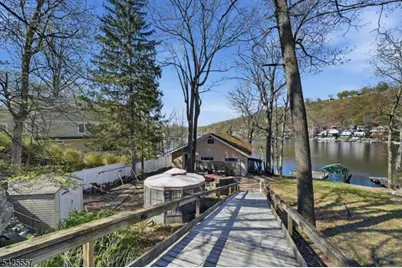 6 Oneida Ave, Hopatcong, NJ 07843 - Photo 2
