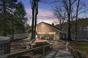 6 Oneida Ave, Hopatcong, NJ 07843 - Photo 8