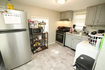 3 Laurel Ave, Maplewood, NJ 07040 - Photo 12