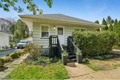 10 Sunnyside Pl, Verona, NJ 07044 - Photo 1
