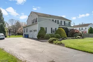 19 Daniel Dr, Hillsborough Township, NJ 08844 - Photo 2