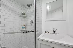 60 Westervelt Pl, Lodi, NJ 07644 - Photo 34