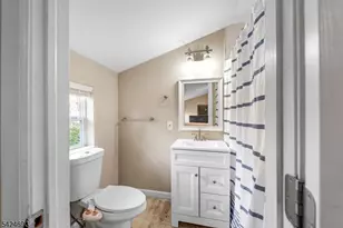 38 Falcon Dr, Mount Olive, NJ 07828 - Photo 20