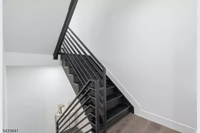 9 Minerva St #2, Jersey City, NJ 07304 - Photo 8