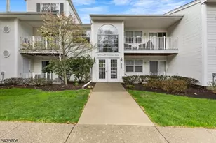 75 Crestview Ln, Mount Arlington, NJ 07856 - Photo 4