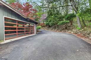 39 Skyline Dr, Morris Township, NJ 07960 - Photo 22