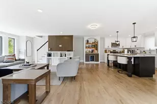 25 E 10th St, Linden, NJ 07036 - Photo 4