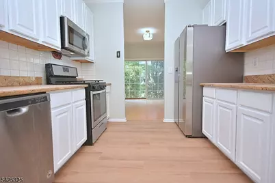 24 Straton Ct, Sayreville Boro, NJ 08859 - Photo 14