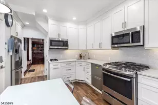 116 Westervelt Pl, Passaic, NJ 07055 - Photo 12