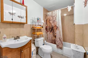 25 Oak St, Paterson, NJ 07501 - Photo 6
