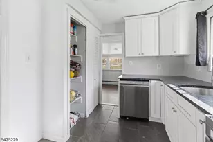 54 Wildwood Rd, Jefferson Township, NJ 07438 - Photo 16