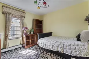 12-17 Roosevelt Pl, Fair Lawn, NJ 07410 - Photo 18