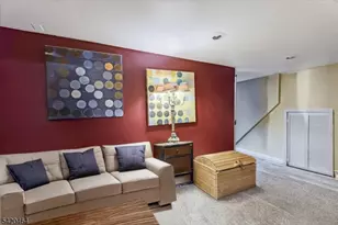 12-17 Roosevelt Pl, Fair Lawn, NJ 07410 - Photo 20