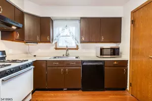 197 Fort Lee Rd, Teaneck Township, NJ 07666 - Photo 10