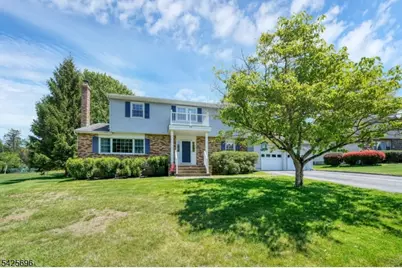 30 Aldersgate Cir, Mount Olive, NJ 07828 - Photo 1