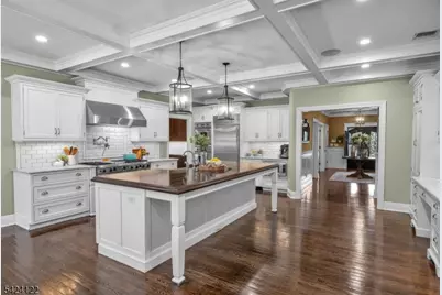 36 Clearwater Dr, Ho Ho Kus, NJ 07423 - Photo 10