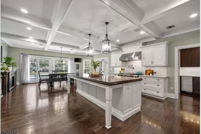 36 Clearwater Dr, Ho Ho Kus, NJ 07423 - Photo 8