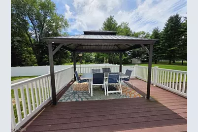 15 Sweetwood Ct, Parsippany, NJ 07054 - Photo 20
