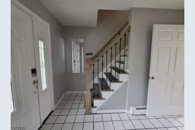 15 Sweetwood Ct, Parsippany, NJ 07054 - Photo 4