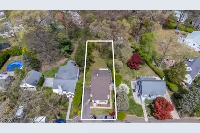 31 Iroquois Trl, Denville, NJ 07834 - Photo 2
