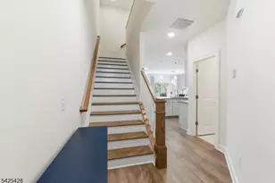 44 Dahlia Dr, Warren Township, NJ 07059 - Photo 18