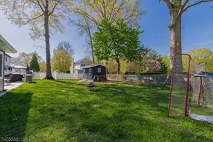 27 Schuyler Dr, Clark Township, NJ 07066 - Photo 4