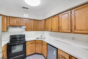 11 Cindy Ct, Lebanon, NJ 08833 - Photo 8