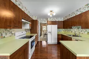 3 MacMillan Ct, Mahwah, NJ 07430 - Photo 4