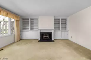 3 MacMillan Ct, Mahwah, NJ 07430 - Photo 2
