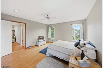 121 W Hill Rd, Woodbridge Township, NJ 07067 - Photo 6