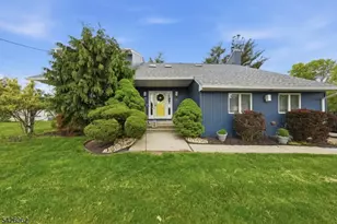 121 W Hill Rd, Woodbridge Township, NJ 07067 - Photo 1