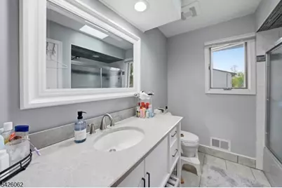 121 W Hill Rd, Woodbridge Township, NJ 07067 - Photo 6