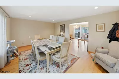 121 W Hill Rd, Woodbridge Township, NJ 07067 - Photo 10