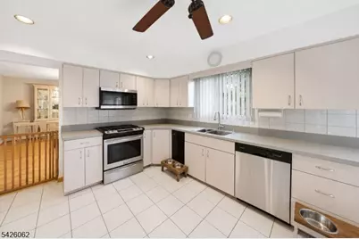 121 W Hill Rd, Woodbridge Township, NJ 07067 - Photo 30