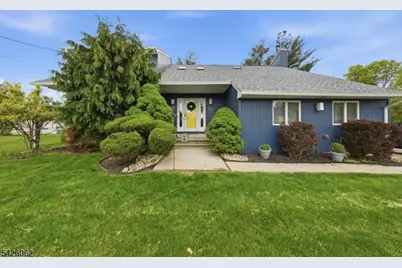 121 W Hill Rd, Woodbridge Township, NJ 07067 - Photo 2