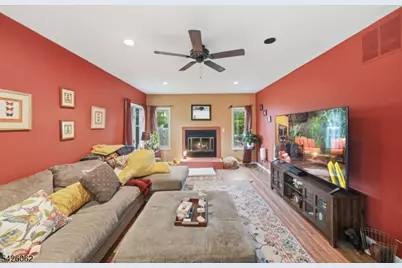 121 W Hill Rd, Woodbridge Township, NJ 07067 - Photo 20